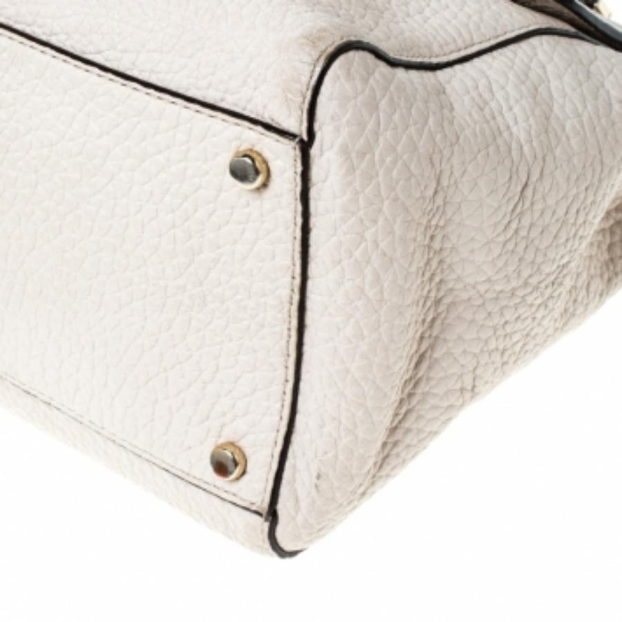 Bolso de asa superior Kate Spade Tallulah Everett Way de piel color crema en Bueno estado para la venta en Dubai, Al Qouz 2
