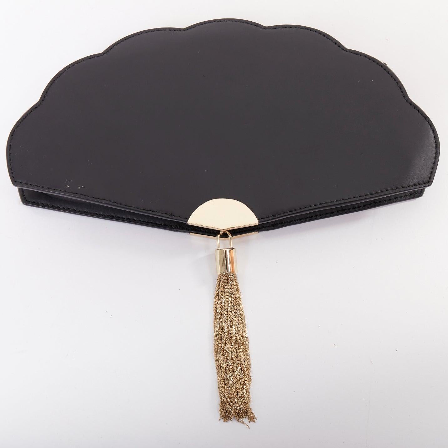 KATE SPADE Dress The Part One pochette en cuir noir découpé à pompon doré en vente 1