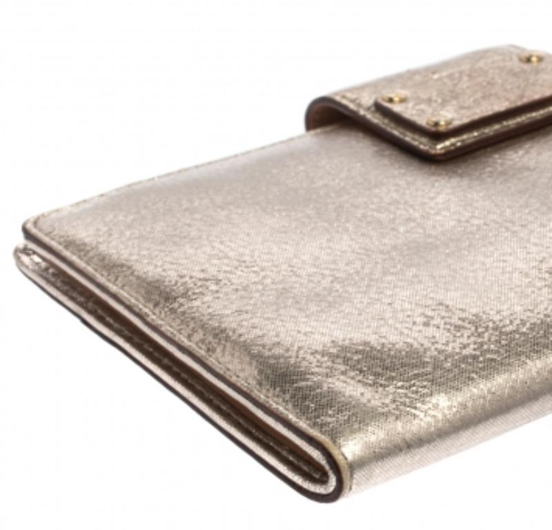 Kate Spade Gold Shimmer Leather Flap Clutch In Fair Condition For Sale In Dubai, Al Qouz 2