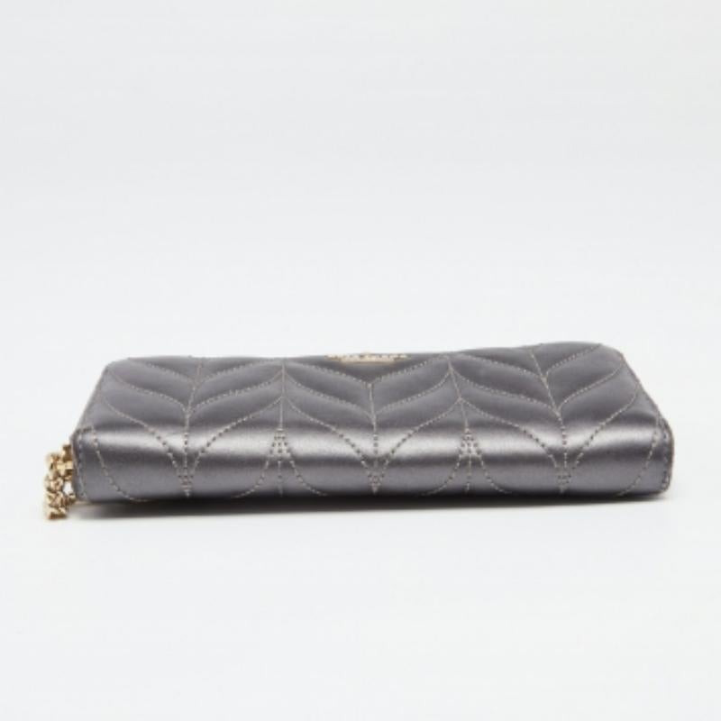 Kate Spade Grey Briar Lane Quilted Leather Neda Zip Around Wallet In Good Condition For Sale In Dubai, Al Qouz 2