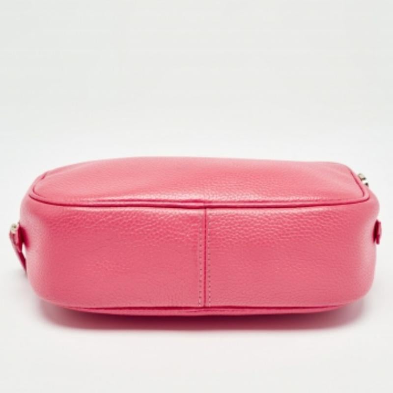 Kate Spade sac à bandoulière pour appareil photo rose vif Pour femmes en vente