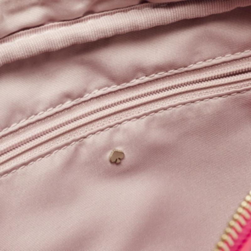 Kate Spade sac à bandoulière pour appareil photo rose vif en vente 3