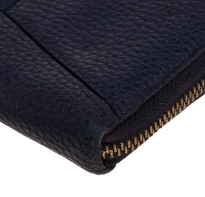 Women's Kate Spade Navy Blue Leather Zip Around Wallet For Sale