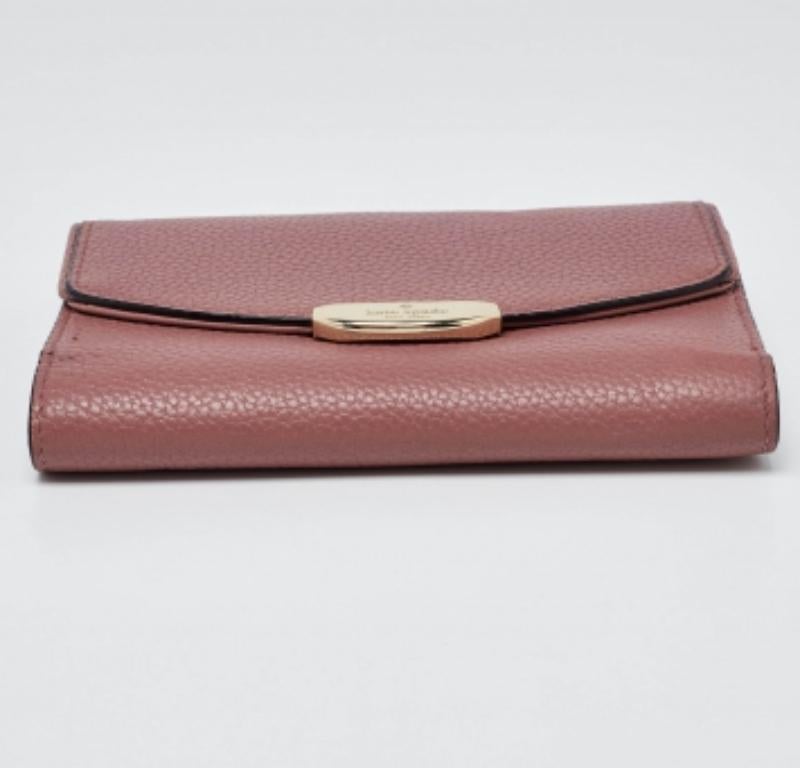 Rose Portefeuille compact trifold en cuir rose de Kate Spade en vente