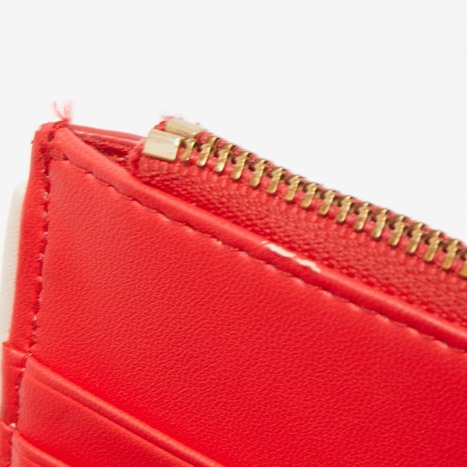 Kate Spade Rote Leder-Clutch mit doppeltem Reißverschluss im Angebot 3