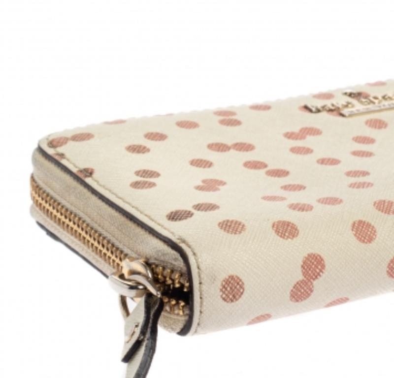 Portefeuille zippé Kate Spade White/Red Polka Dots en vente 2