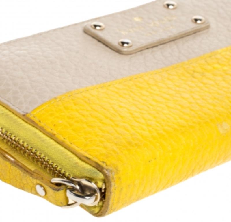 Kate Spade Yellow/Beige Leather Grove Court Lacey Zip Around Wallet In Fair Condition For Sale In Dubai, Al Qouz 2