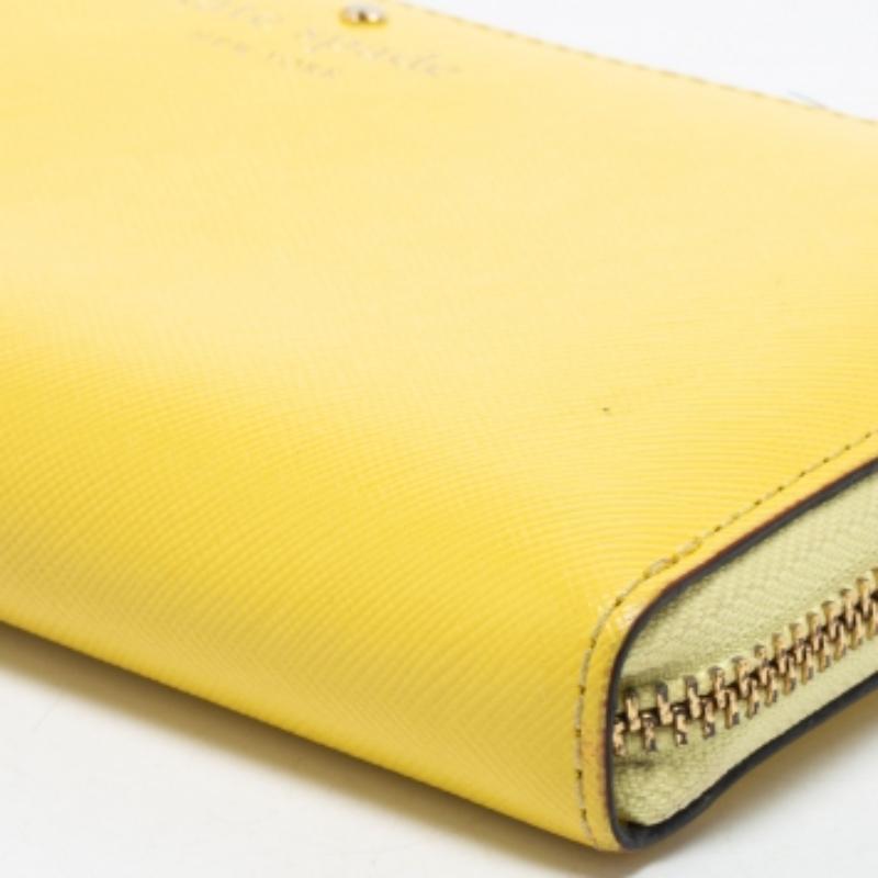 Cartera con cremallera de piel amarilla Kate Spade en venta 4