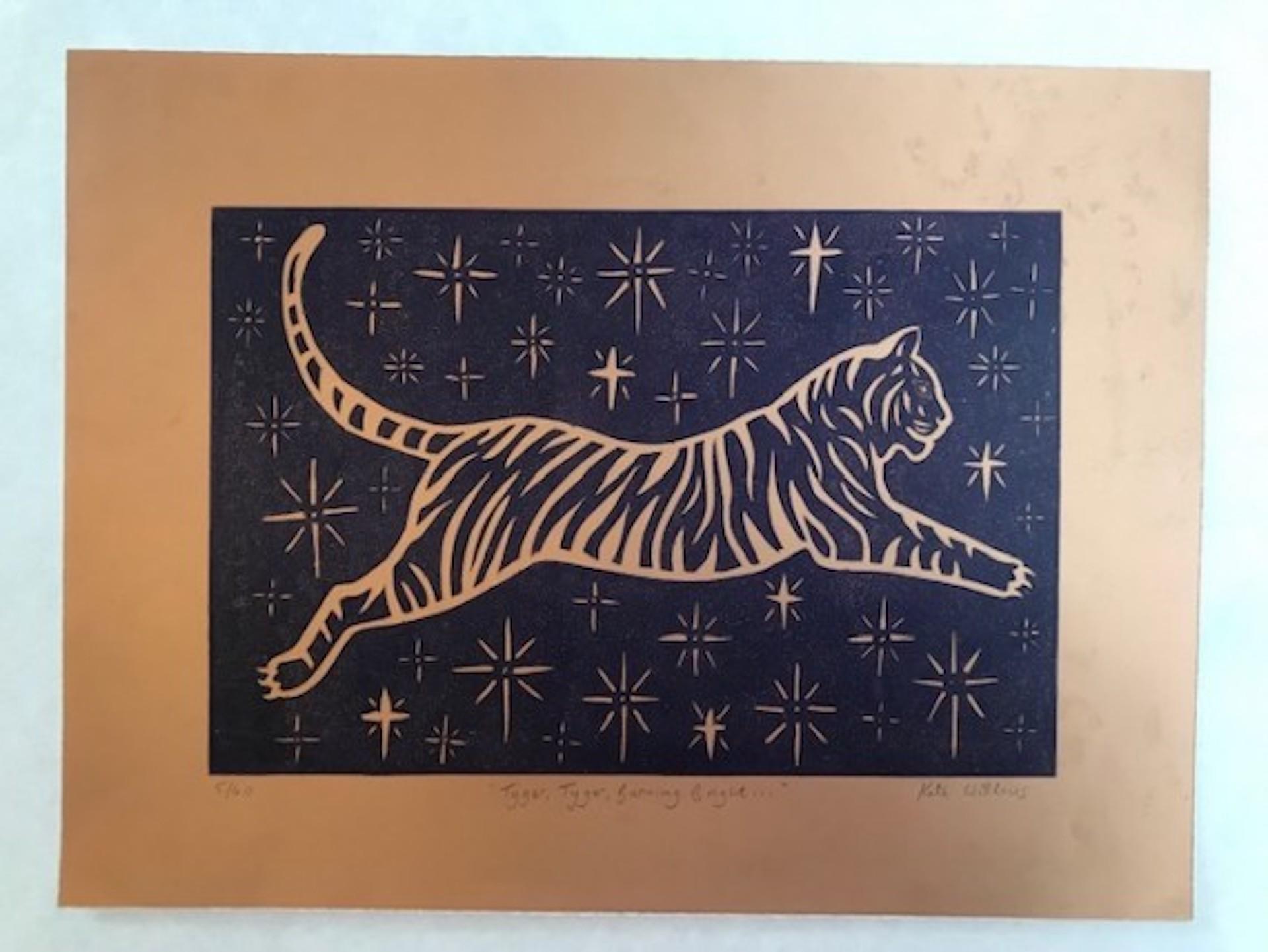 Tyger, Tyger, Burning Bright... par Kate Willows [2016]
édition_limitée

Encre sur papier.

Edition numéro 40

Taille de l'image : H:20 cm x L:30 cm

Vendu sans cadre

Veuillez noter que les images insitu ne sont qu'une indication de l'aspect d'une