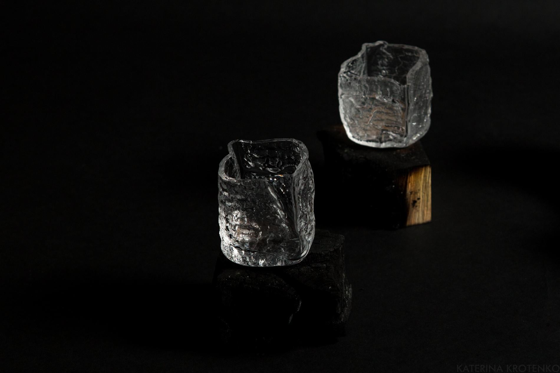 Drago — miniature glass vase, volume VII - Sculpture by Katerina Krotenko