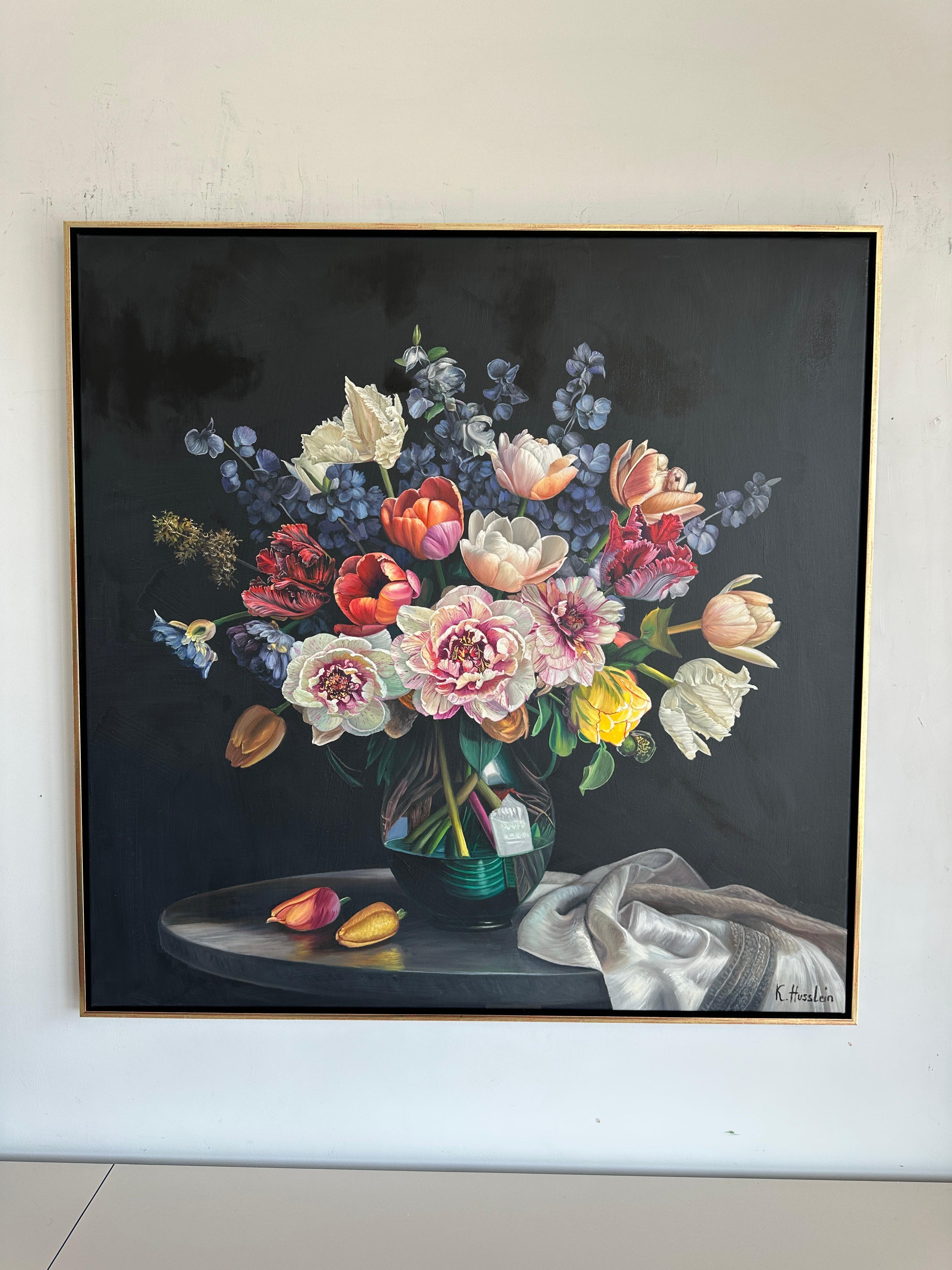 This is a beautiful oil painting of an array of flowers in a vase in front of dark background.
Reminding us of old master paintings, this is a brand new painting full elegance and timeless elegance.
The botanical paintings by Katharina Husslein have