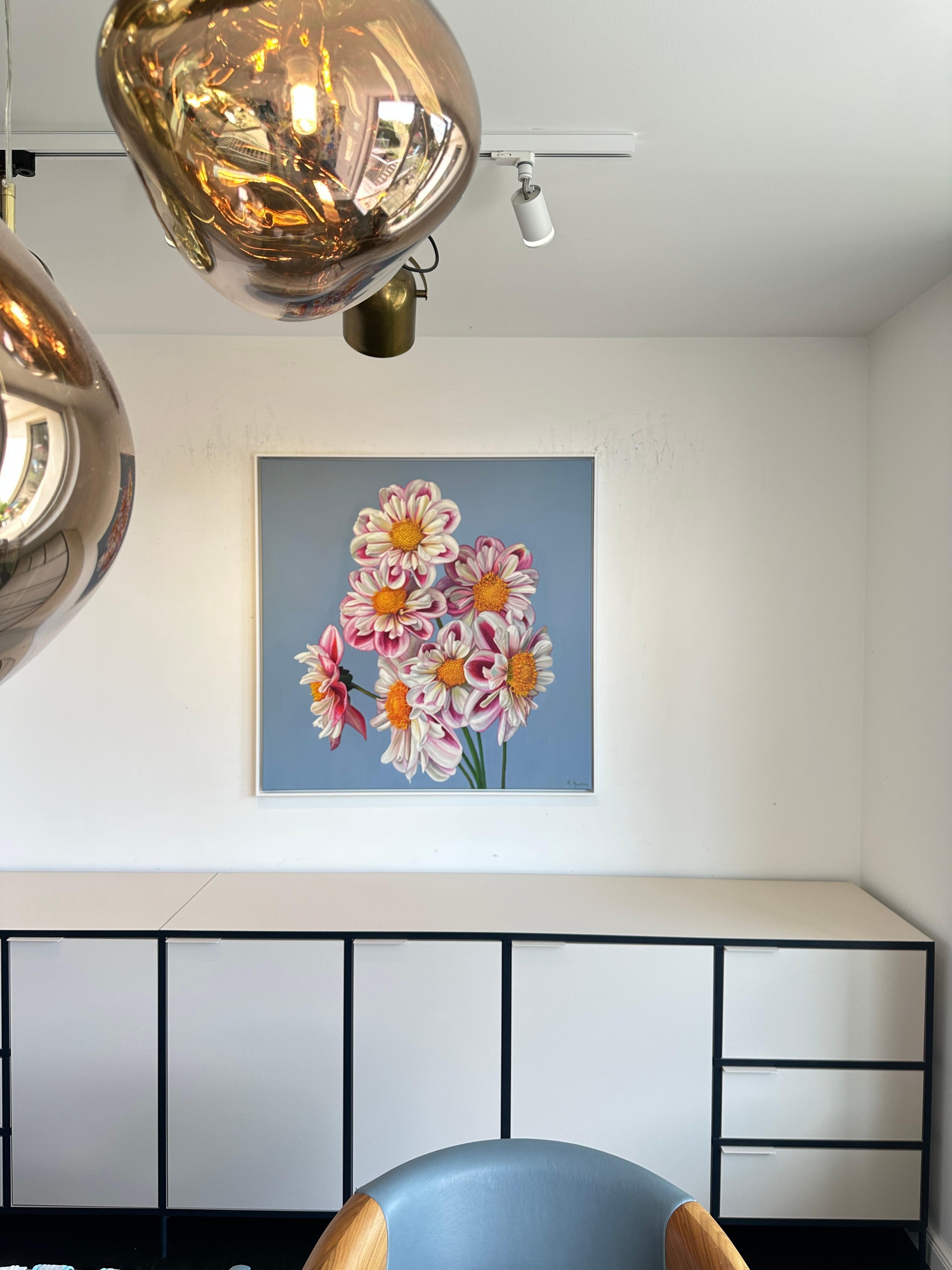 Mon amour pour vous est un parcours -  K.Husslein Hyperréaliste Daisy Still life - Gris Landscape Painting par Katharina Husslein