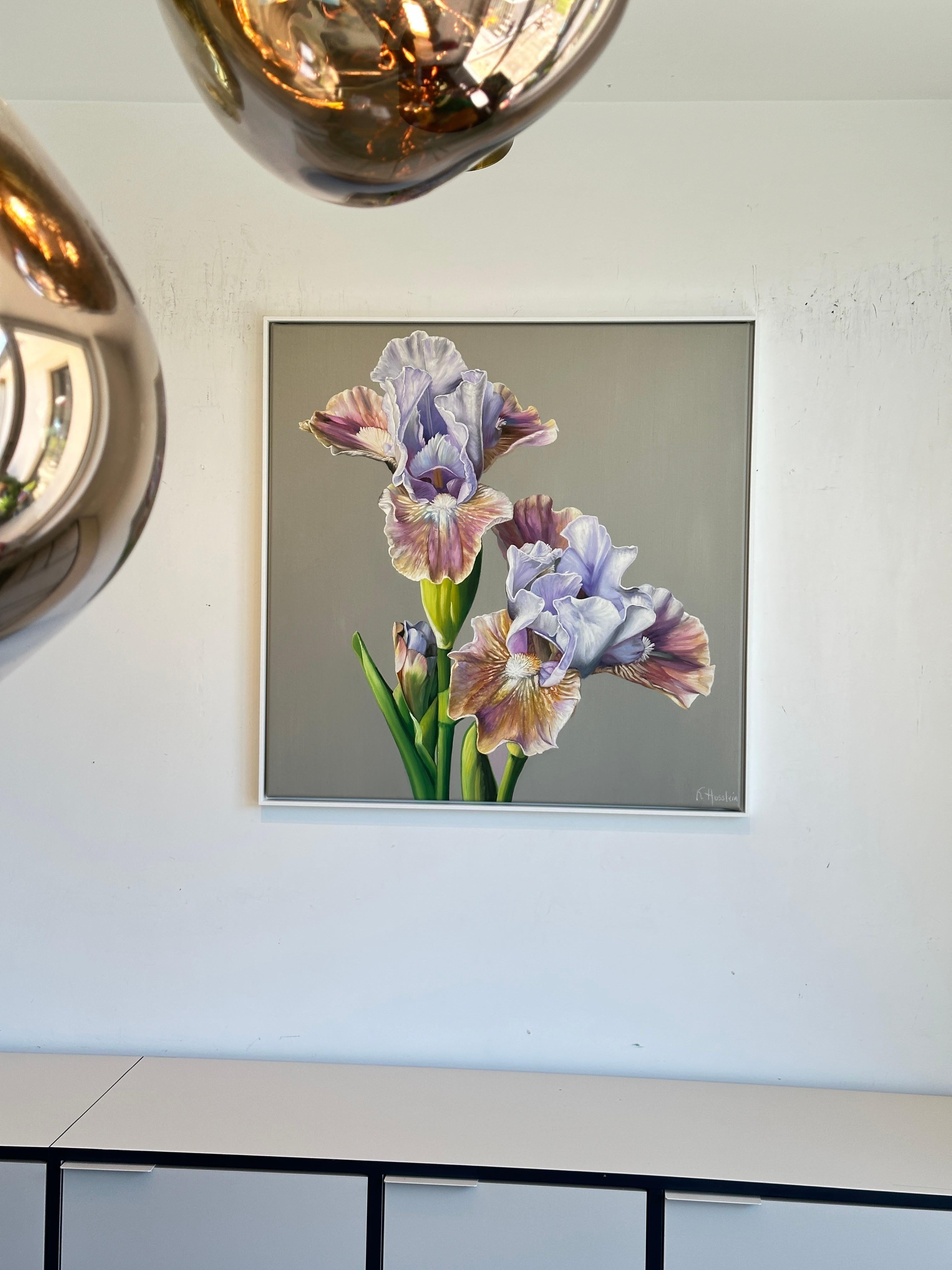 Dies ist ein schönes Ölgemälde von einer Reihe von Blumen in einer Vase vor dunklem Hintergrund.
Dieses brandneue Gemälde voller Eleganz und zeitloser Eleganz erinnert an die Gemälde alter Meister.
Die botanischen Gemälde von Katharina Husslein