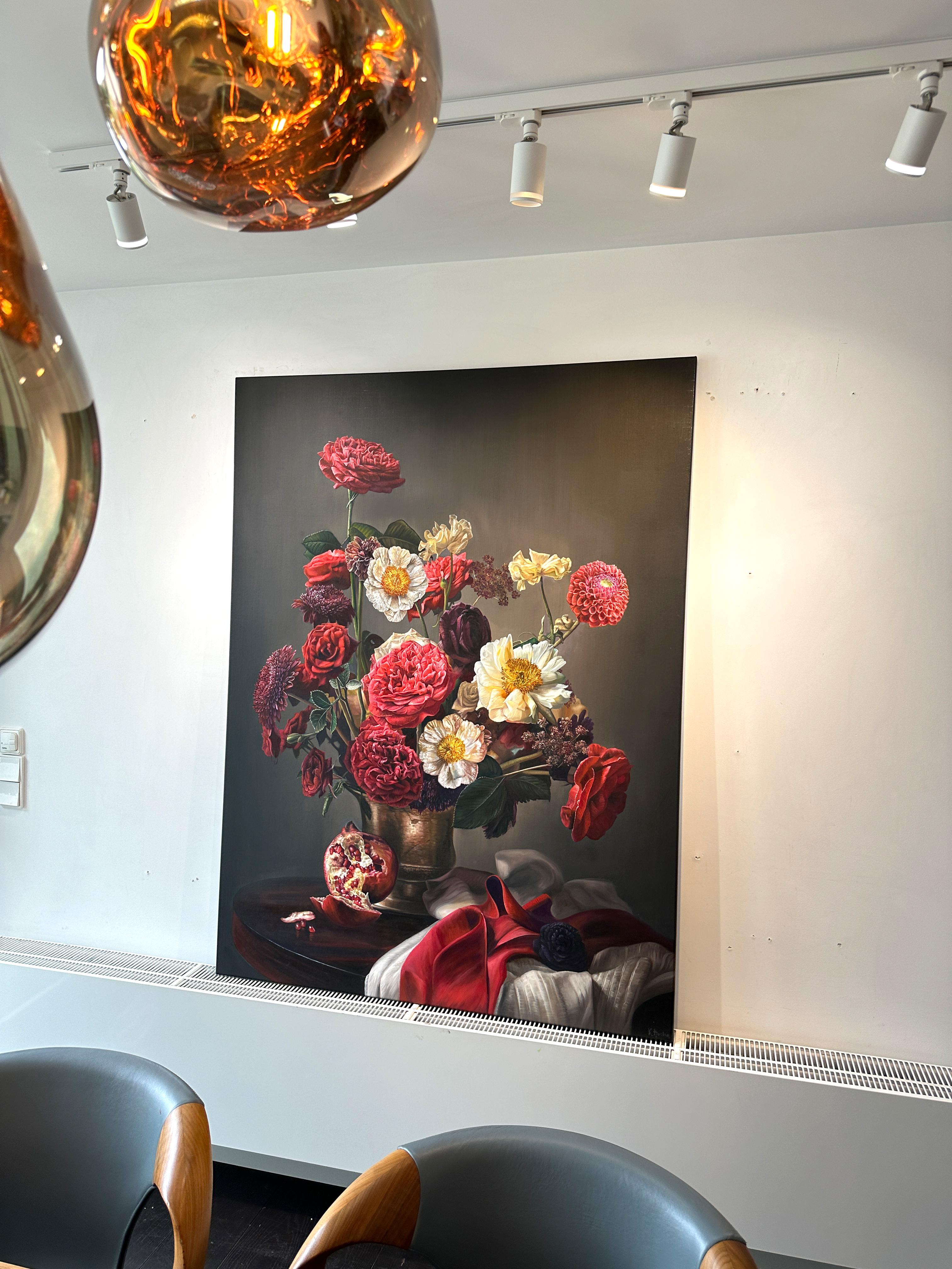 Si tratta di un bellissimo dipinto a olio che raffigura una serie di fiori in un vaso davanti a un gradiente di colore sullo sfondo.
Ricordando i dipinti dei vecchi maestri, questo è un dipinto nuovo di zecca pieno di eleganza e senza tempo.
I