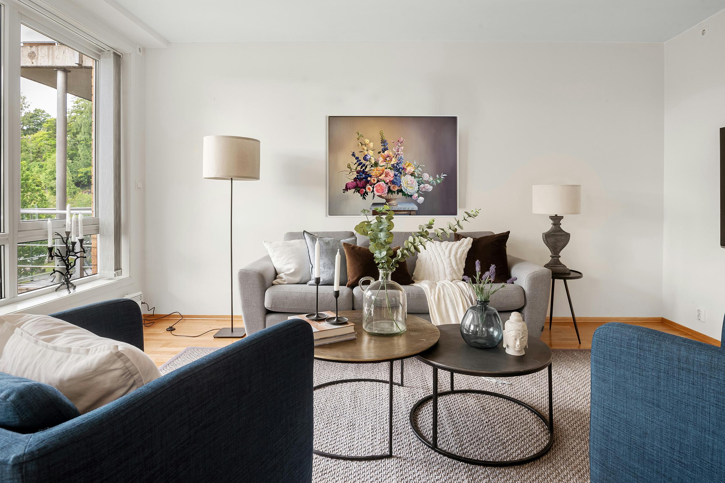 Touched by your light - K.Husslein hyperrealistic flower Still life For Sale 11