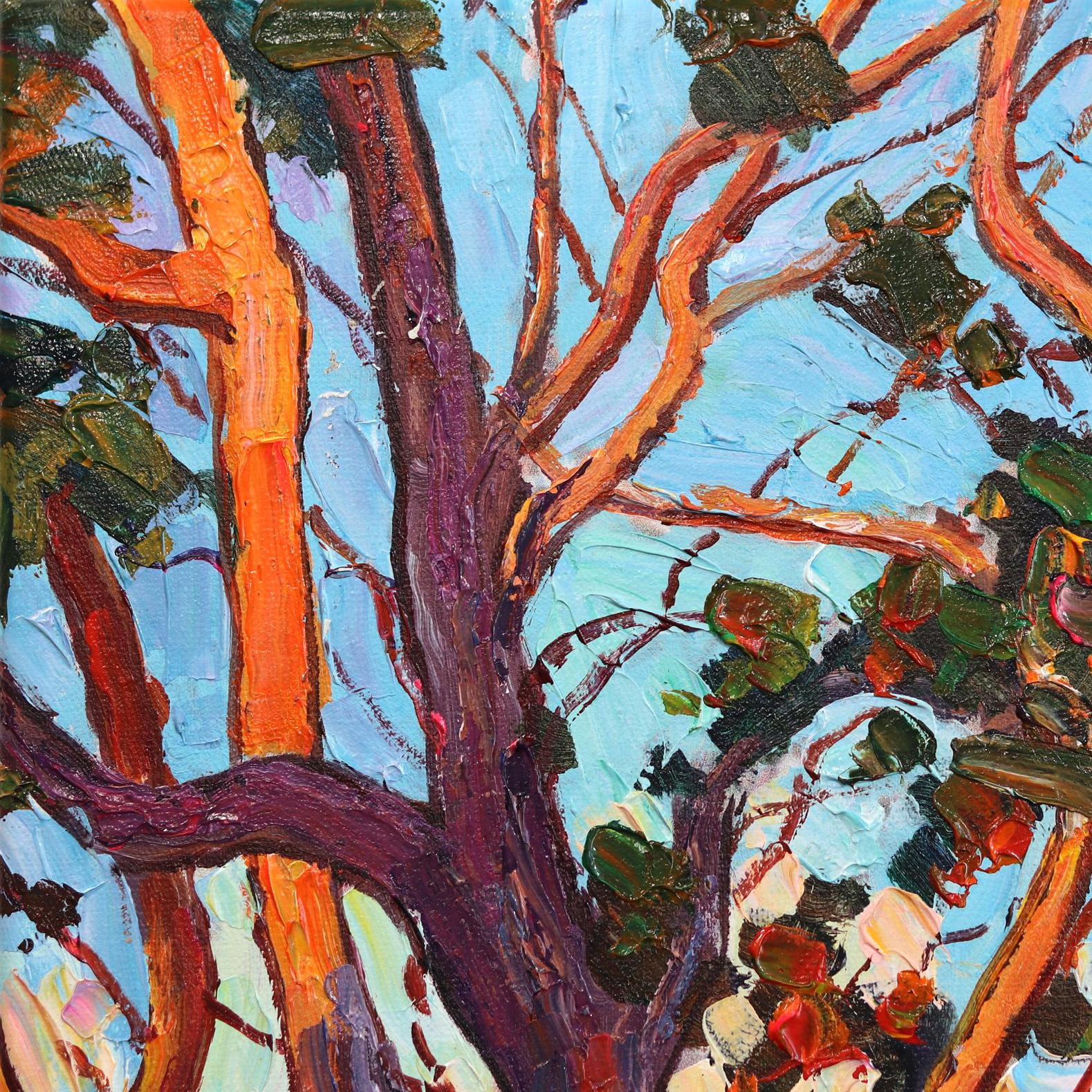 Inspirée par les peintures des maîtres anciens et par la nature immersive de la Forêt Noire, l'artiste allemande Katharina Husslein peint de manière représentative et hyperréaliste pour capturer des bouquets vivants et des paysages saturés. Les