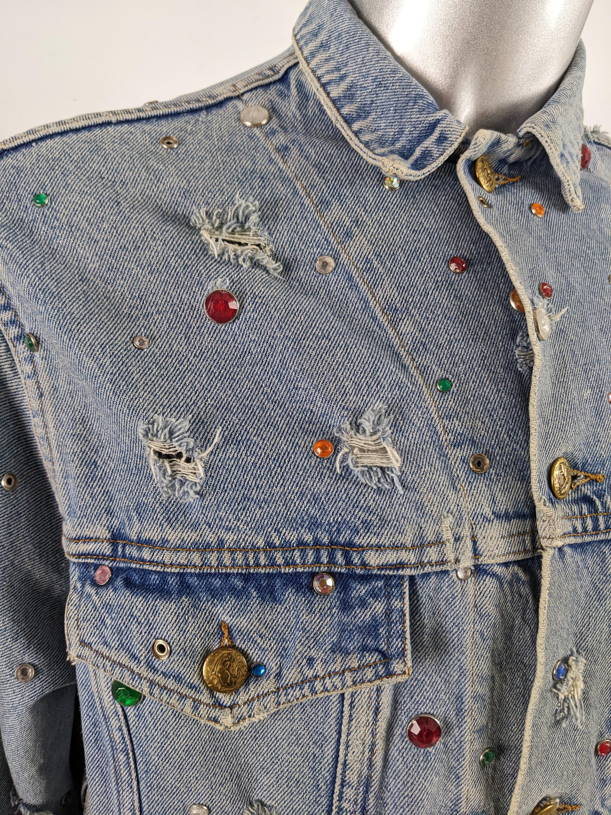 Katharine Hamnett Mens Vintage Incredible Studded Distressed Denim Jean Jacket In Good Condition For Sale In Doncaster, South Yorkshire