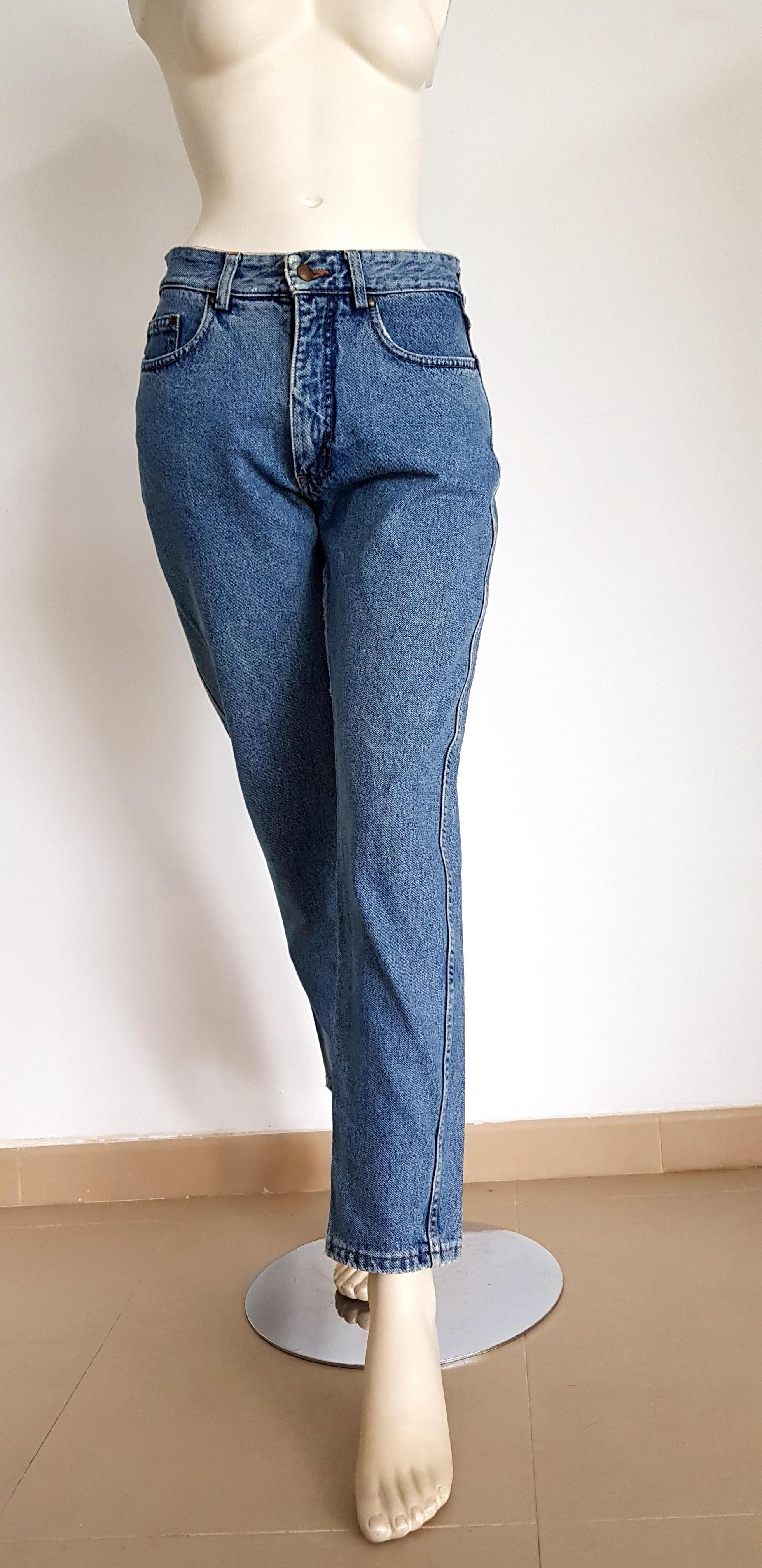 Katharine HAMNETT for Collectors Jeans - Unworn, New.

SIZE: equivalent to about Small / Medium, please review approx measurements as follows in cm. 
PANTS: lenght 98, inseam length 71, waist circumference 72, hip circumference 99, leg hem