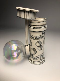 Burbujas: Escultura surrealista pop de cerámica de porcelana en blanco y negro, vidrio soplado a mano