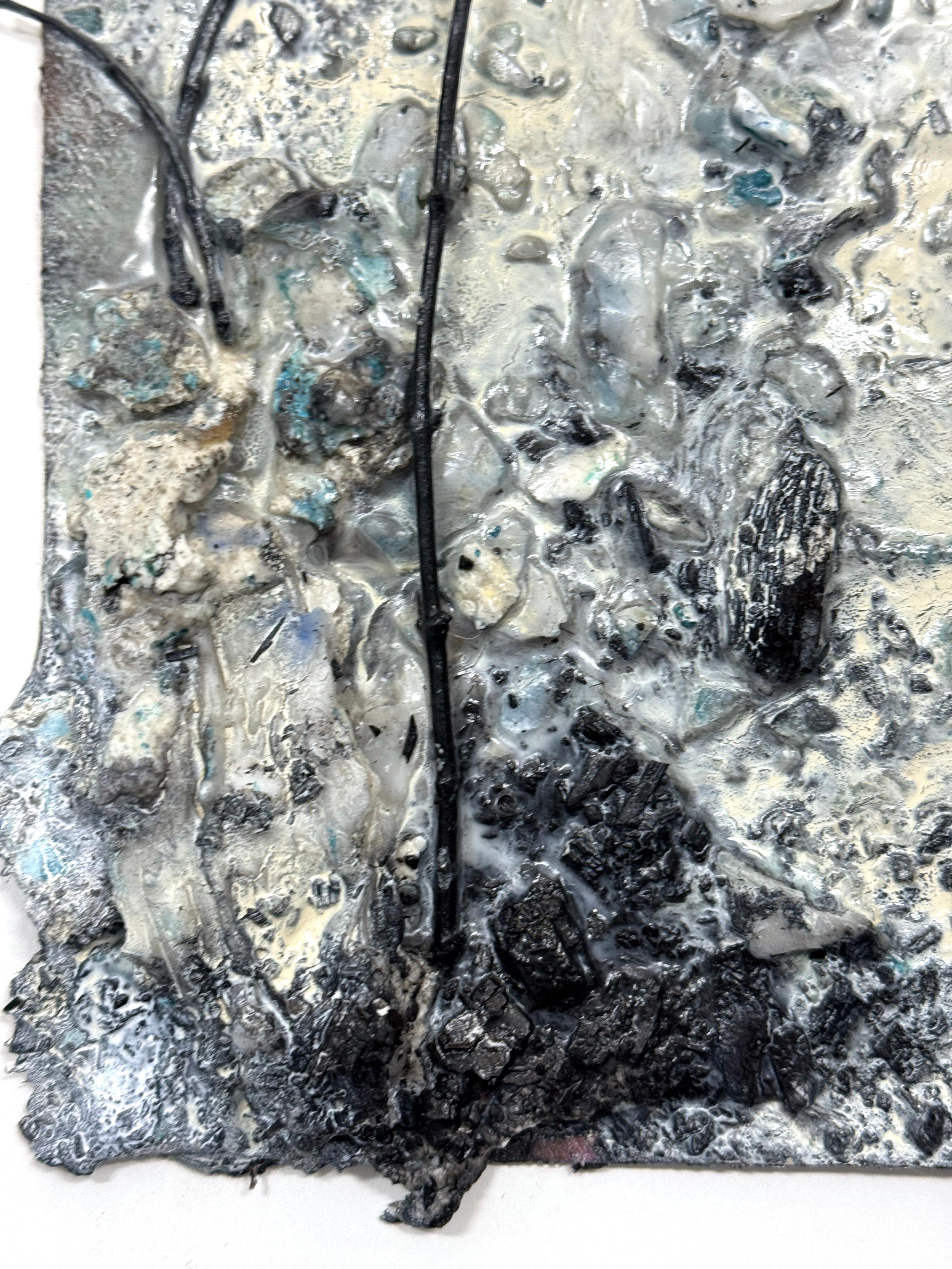 „Burn Scar (No. 3)“ Skulpturales, vom Wald inspiriertes Gemälde von Katherine Filice im Angebot 1