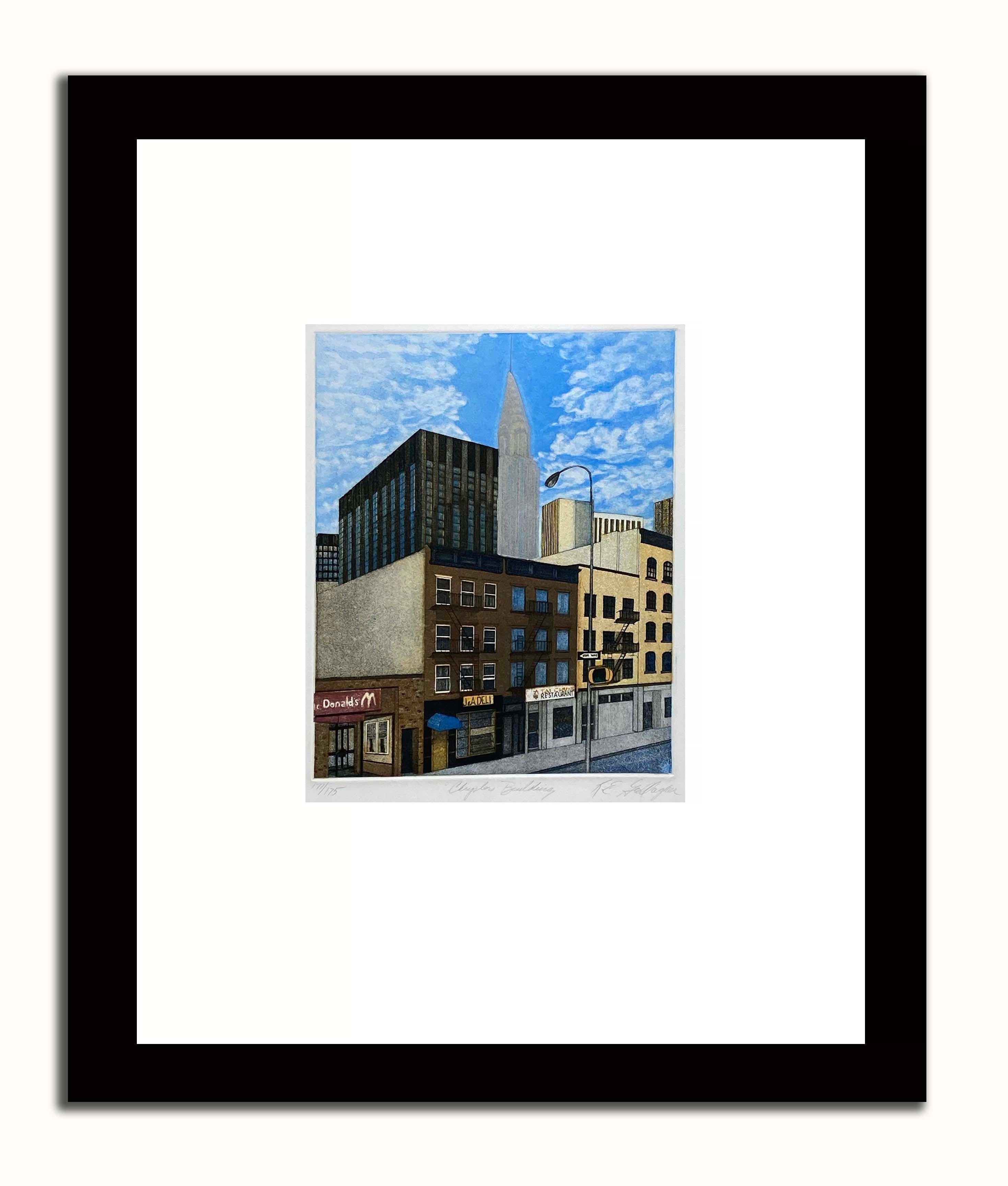 Katherine Gallagher Landscape Print – New York City Skyline Modern Print Chrysler State Building Gerahmte einzigartige Radierung