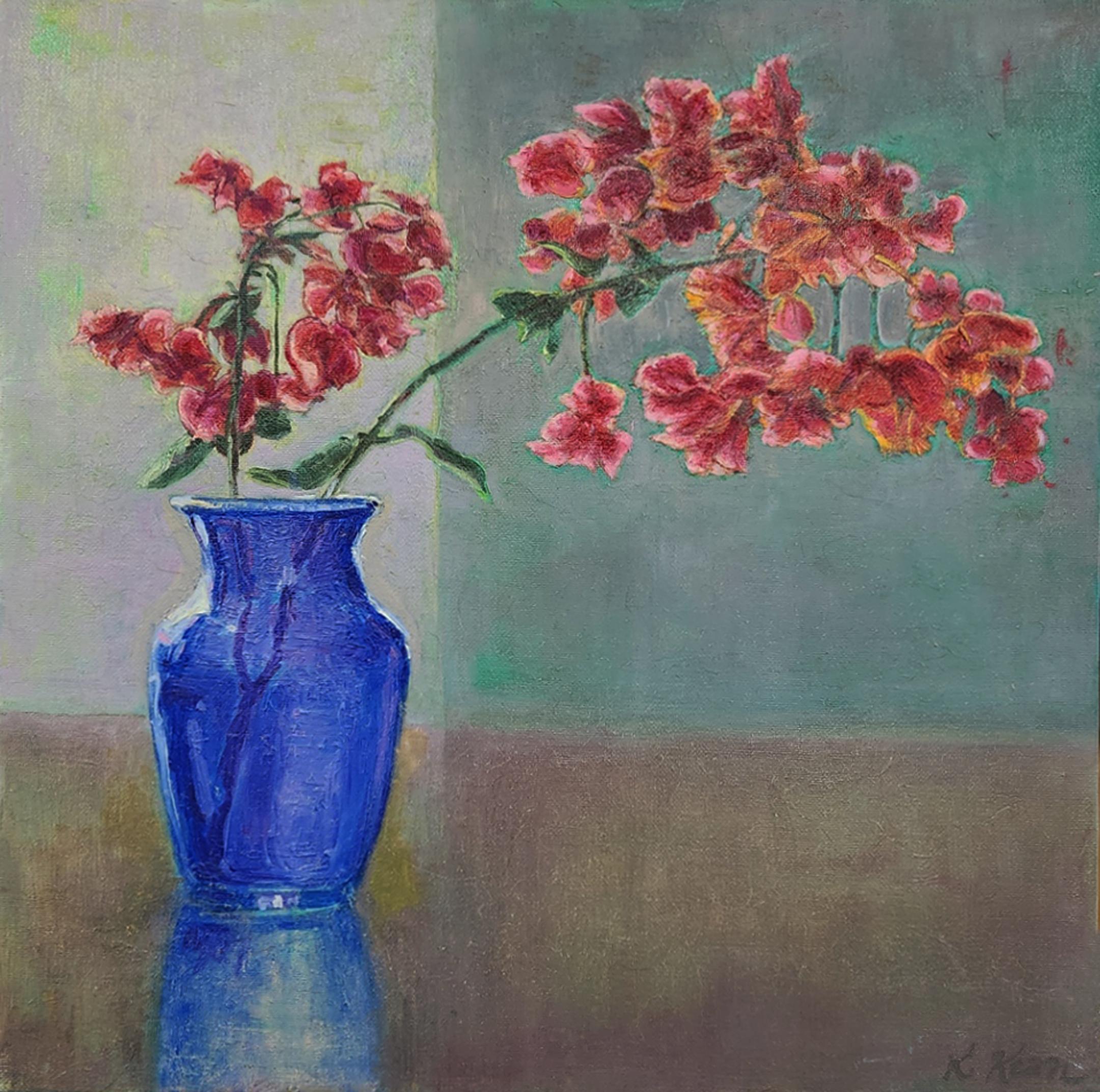 Still-Life Painting Katherine Kean - Bougainvillier dans un vase bleu nature morte florale
