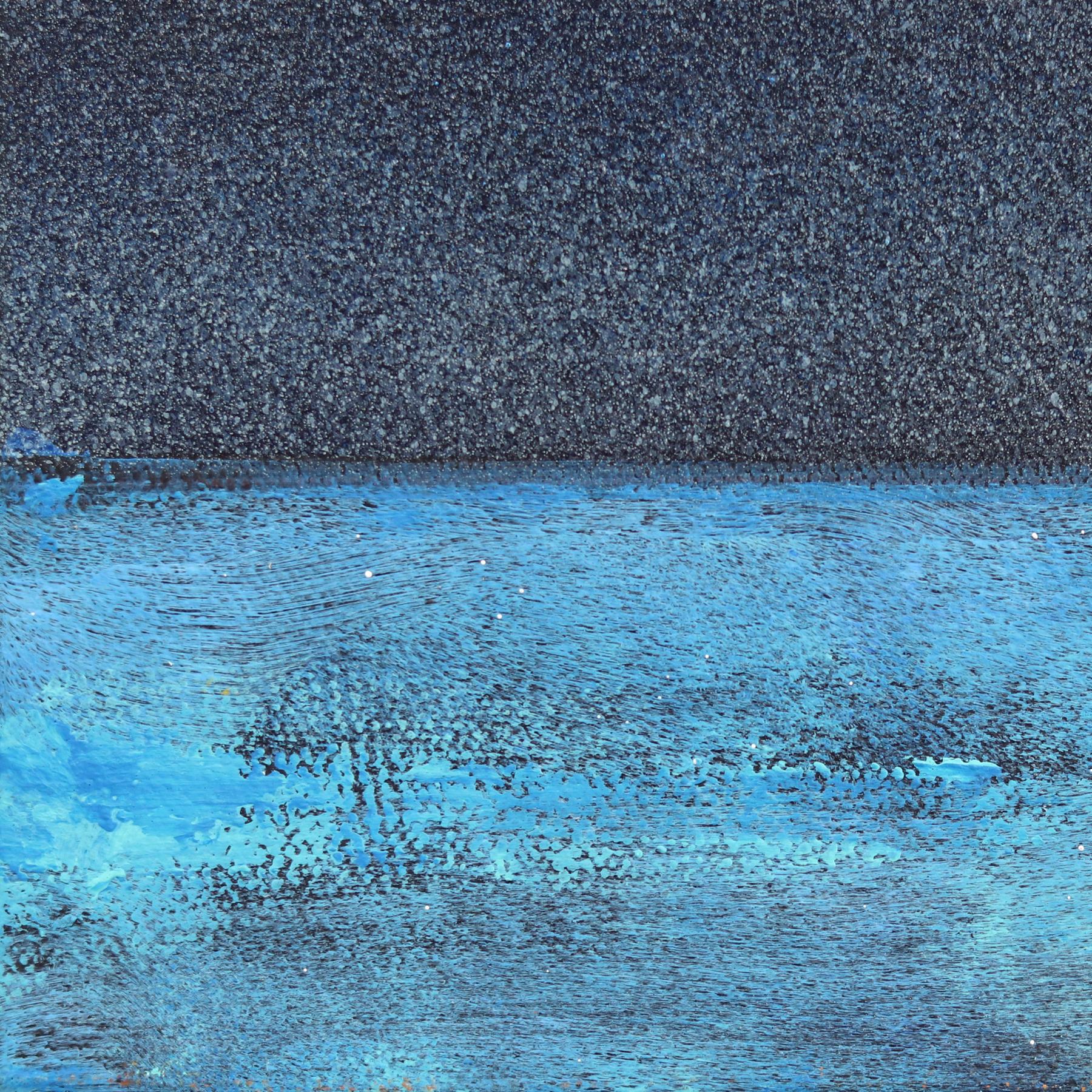 Midnight Electric - Bagnino blu in piedi sulla spiaggia Oceansacpe Pittura originale in vendita 2