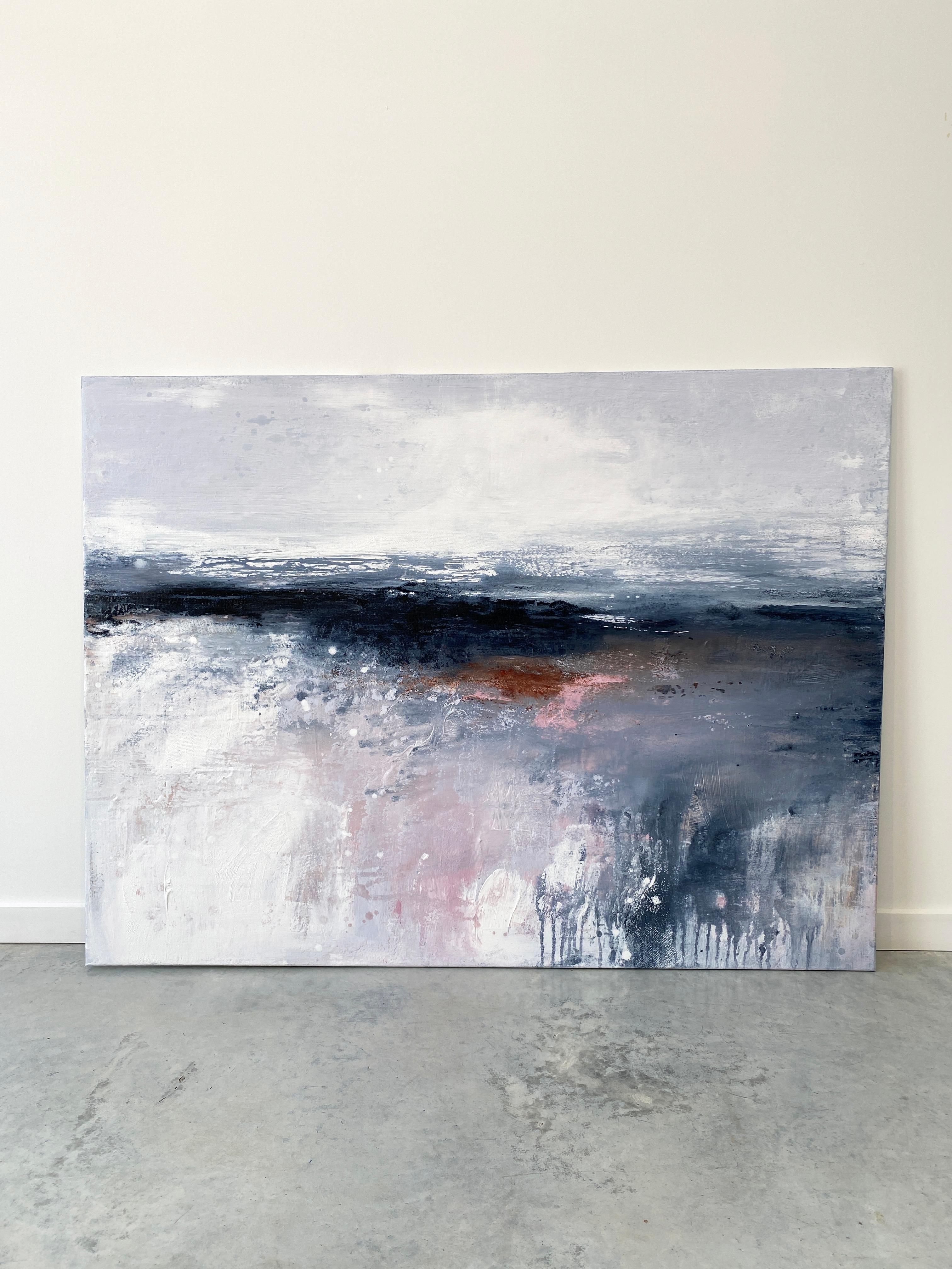 Peinture expressionniste abstraite d'après la tempête décorative côtière gris, rose et blanc - Expressionnisme abstrait Painting par Kathleen Rhee
