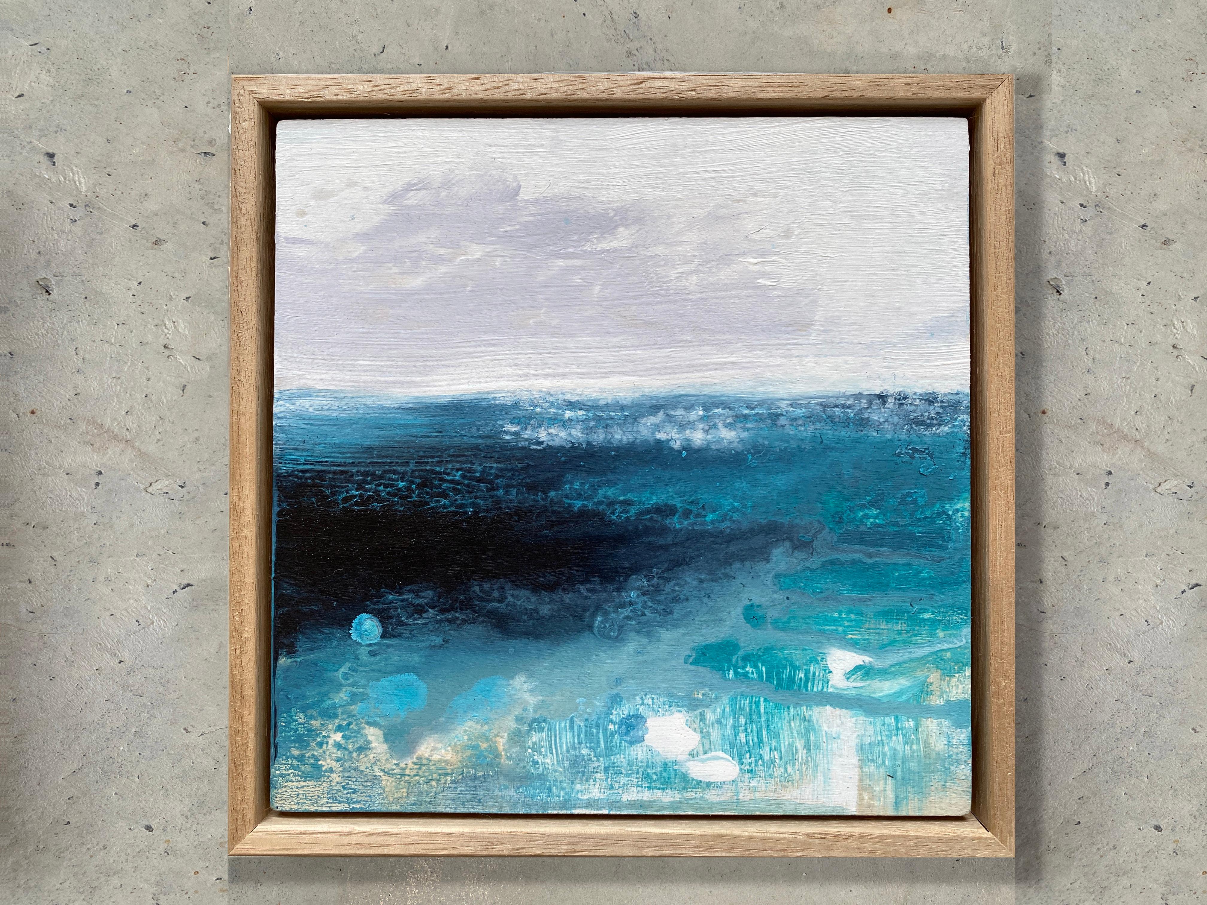 A small sweet work of Australian beach inspiration, descriptive cloudy skies and beautiful tones of beautiful blue ocean waters
to uplift and refresh any room.

Painted in soft coastal tones of sky blue, deep ocean blue, sand, mist grey and white.
