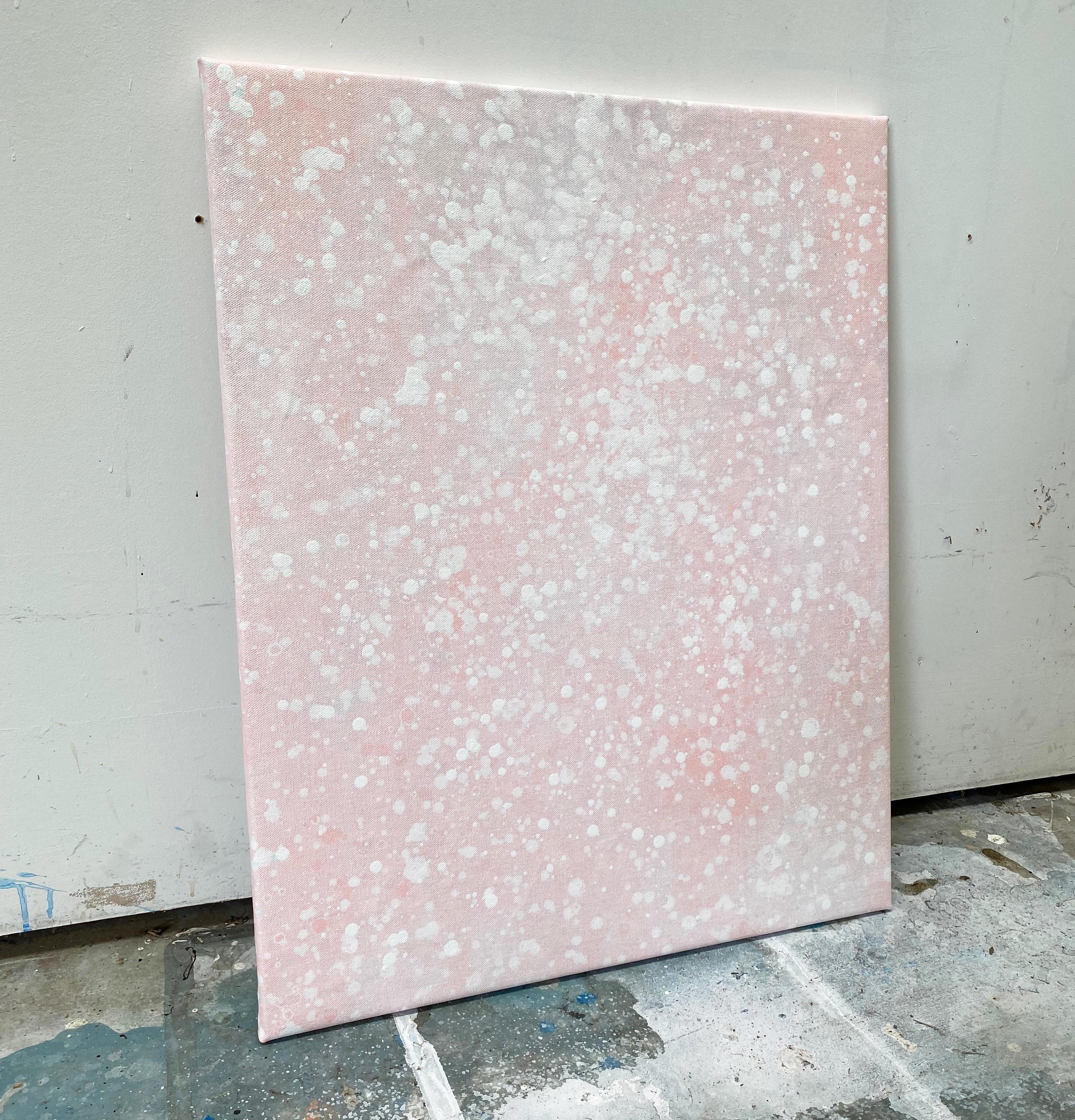 Seine Schneewittchen-Pastell hellrosa Punkt abstrakte minimalistische expressionistische moderne Malerei (Grau), Abstract Painting, von Kathleen Rhee