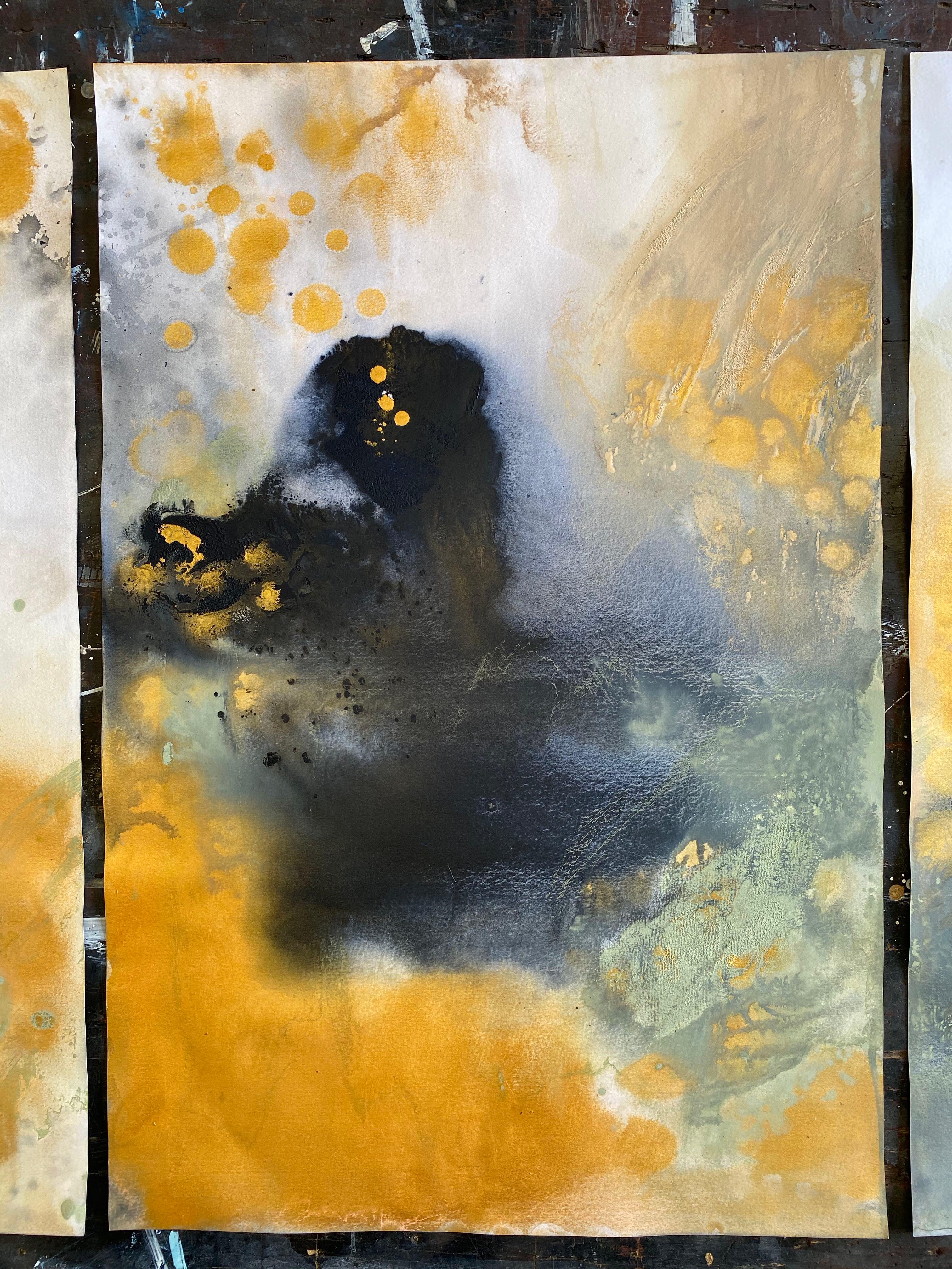 Organischer abstrakter Ausdrucksgemälde Schwarzgold Metallic Olivgrünes Papier no2 (Abstrakter Expressionismus), Painting, von Kathleen Rhee