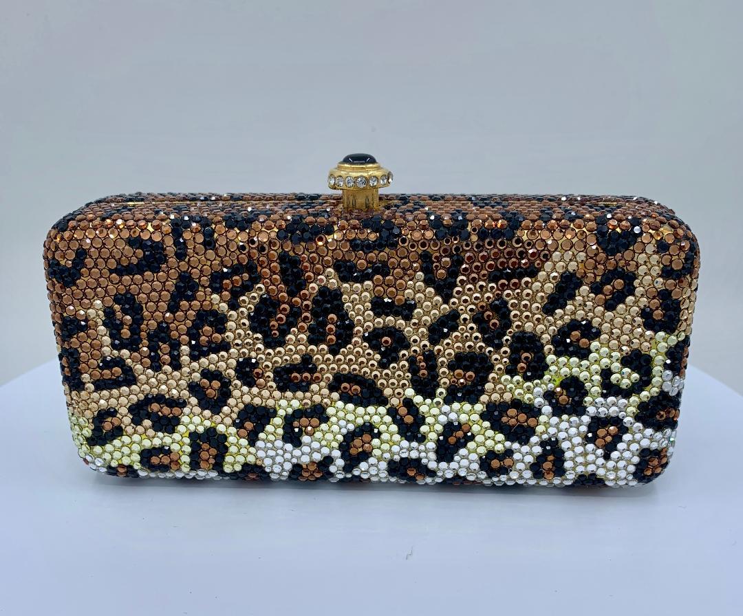 Kathrine Baumann Leopard Design Swarovski Kristall Minaudiere Abendtasche im Zustand „Gut“ in Tustin, CA