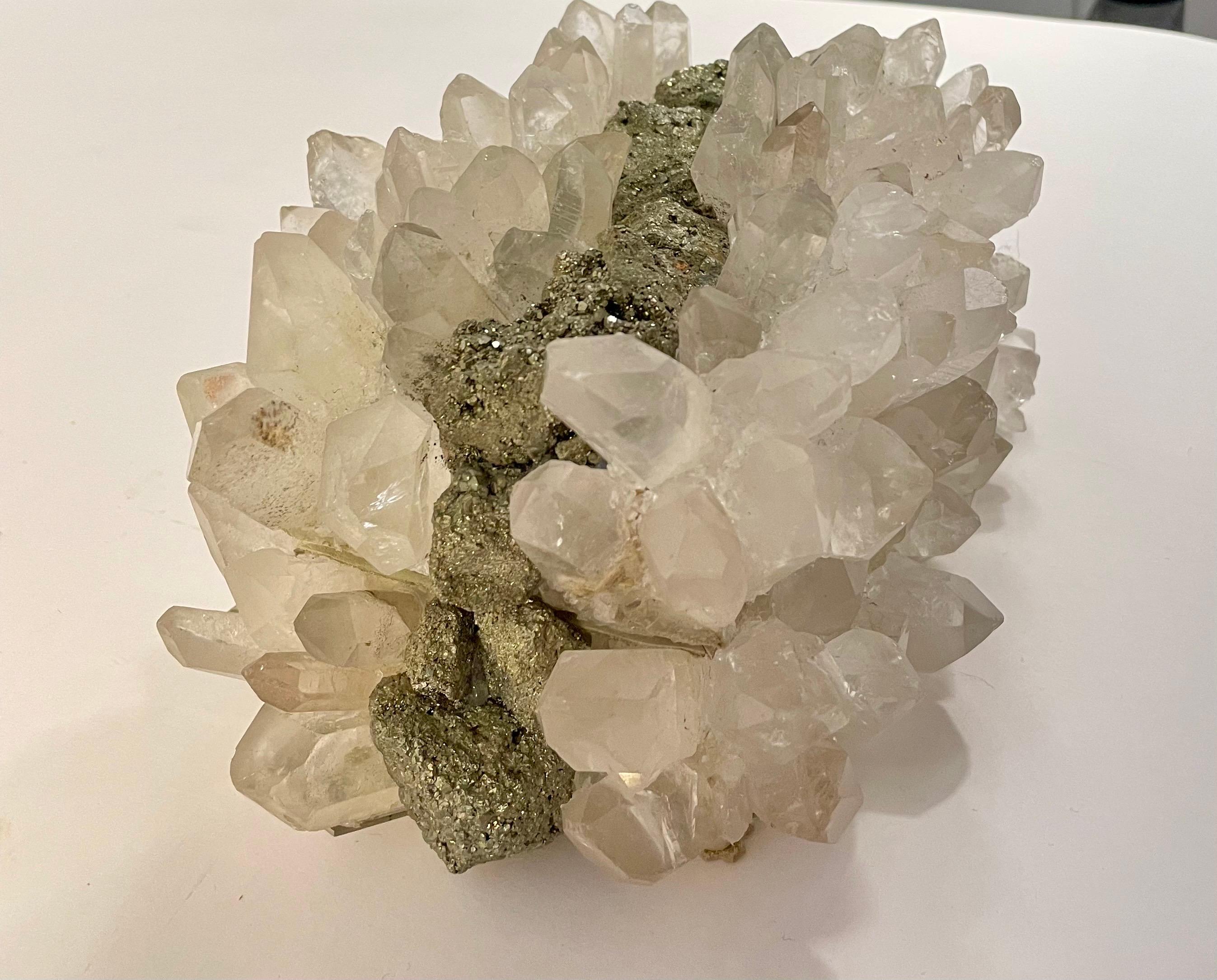 Américain Kathryn McCoy boîte en quartz et pyrite en vente