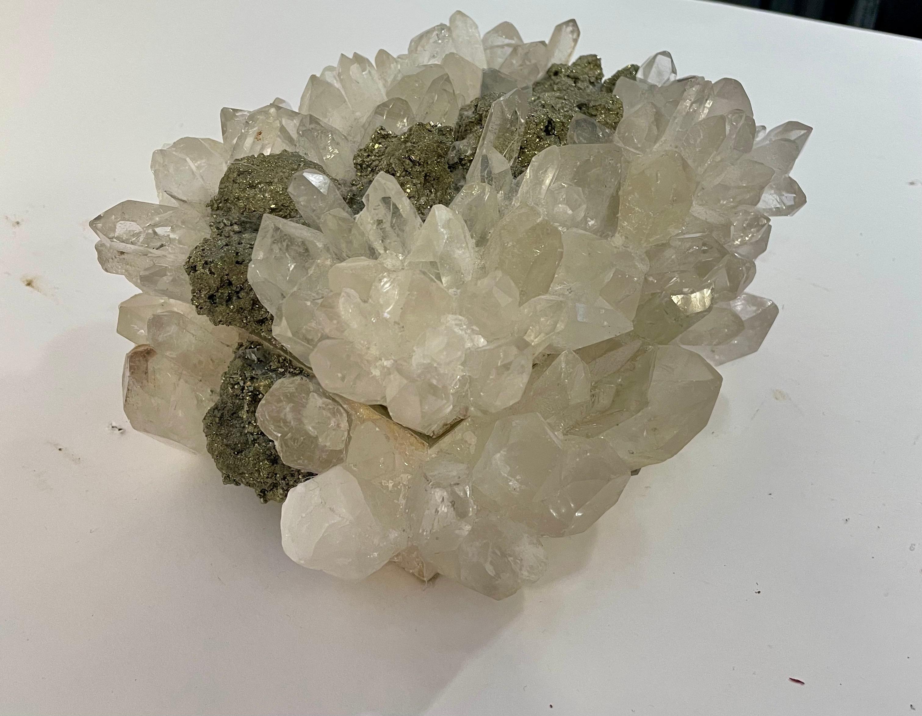 Organico moderno Scatola di quarzo Kathryn McCoy intarsiata con pirite in vendita