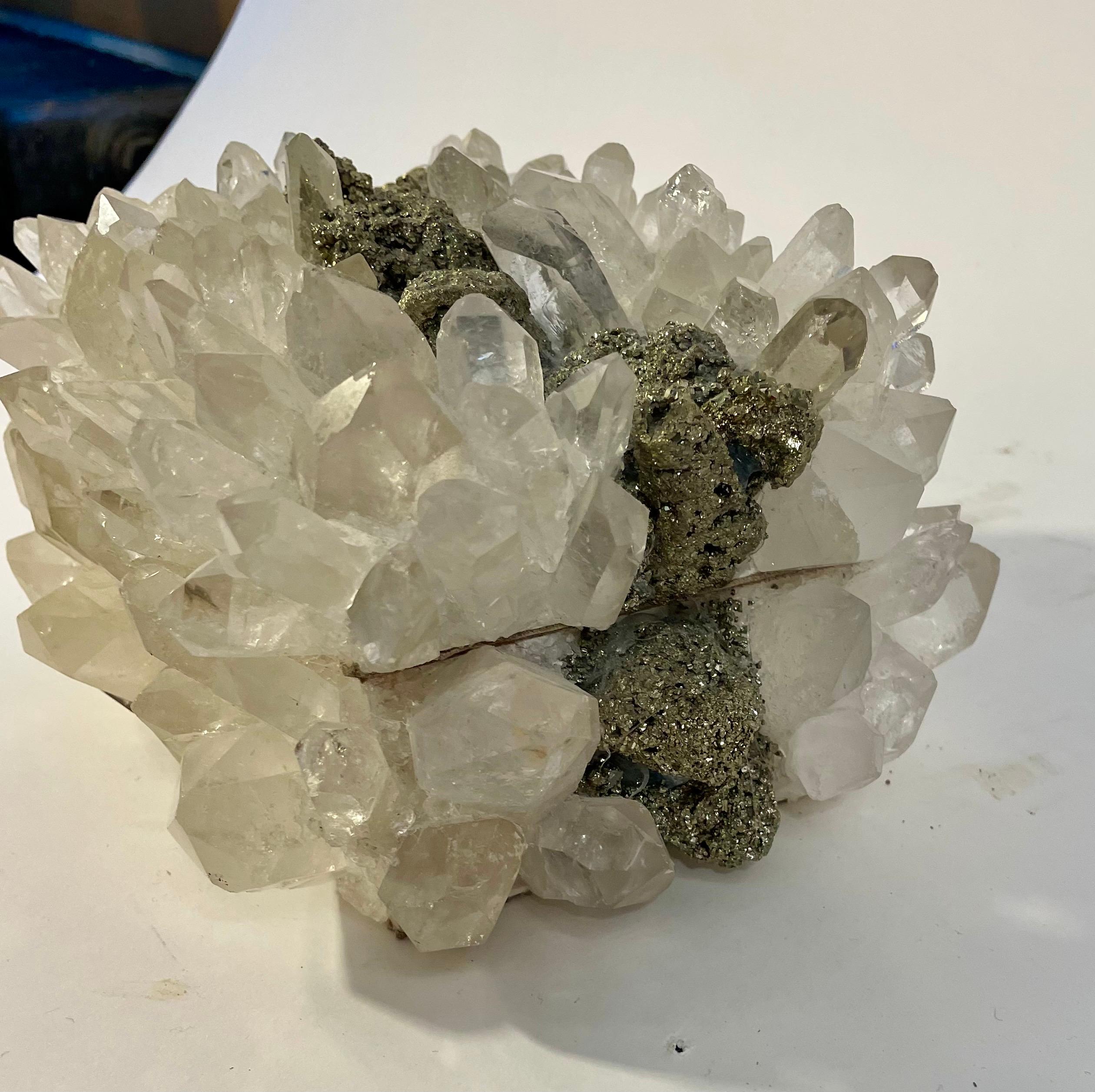 Fatto a mano Scatola di quarzo Kathryn McCoy intarsiata con pirite in vendita