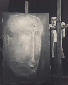 Leonora Carrington dans son Studio, années 1960 - Kati Horna (Photographie en noir et blanc)