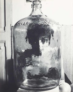 La bouteille d'eau, (El Botellón), 1962 - Kati Horna (Photographie en noir et blanc)