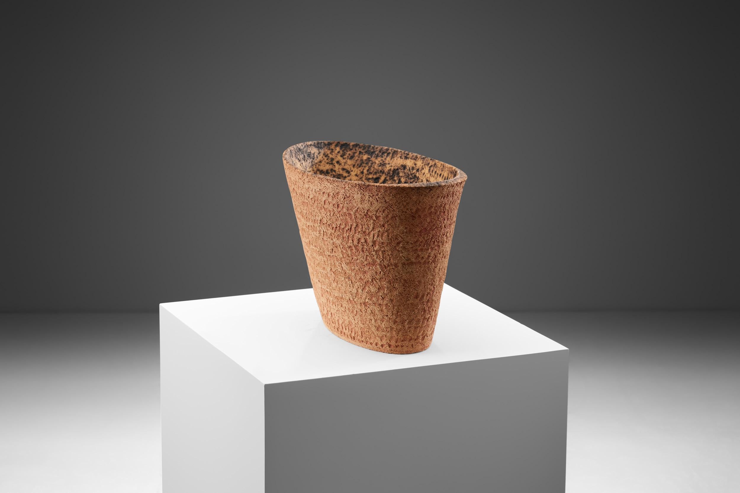 Finnish Kati Tuominen-Niittylä Contemporary Ceramic Bowl, Finland 21st Century For Sale