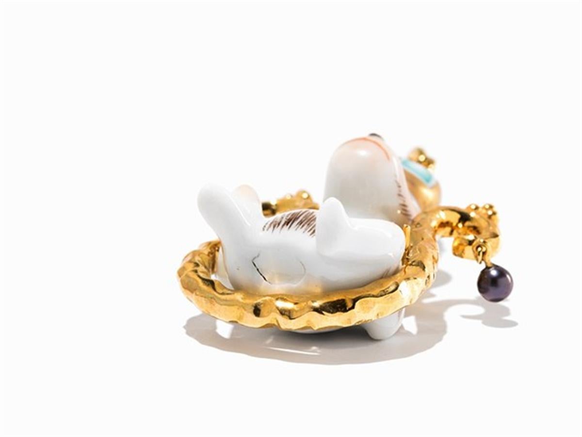 Kati Zorn, Porcelain Pendant with Pearls, 18 Karat Yellow Gold 4