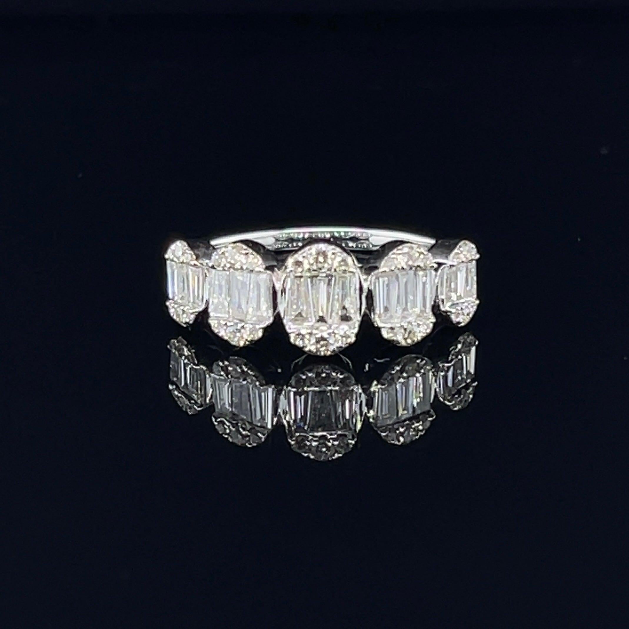 Contemporary 'Katie' 18CT White Gold Diamond Ring For Sale
