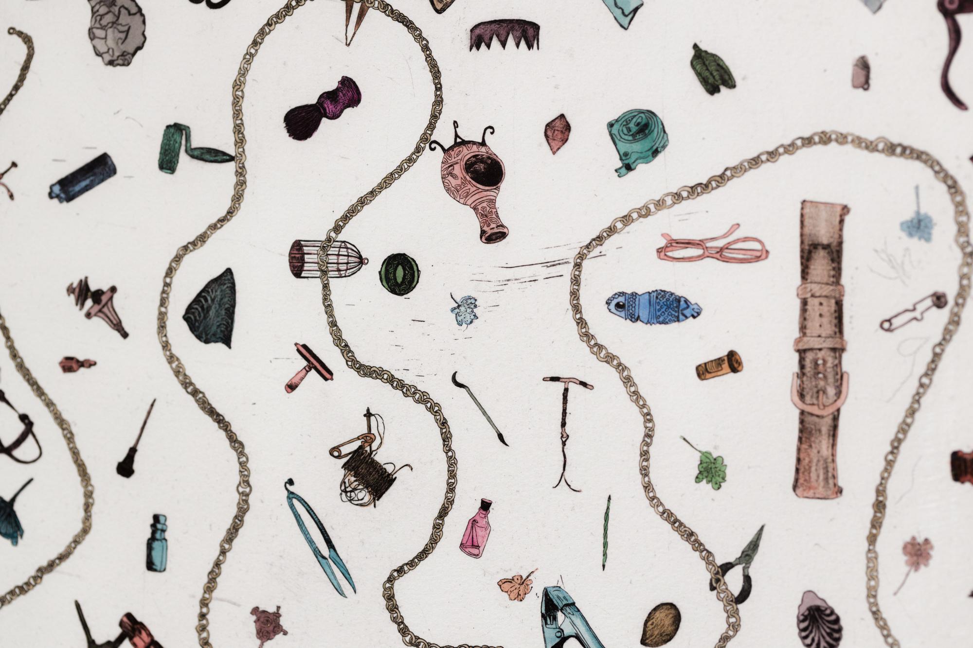 „All the Small Things III“-Intaglio, handkolorierte, geätzte Stilllebenobjekte im Angebot 3