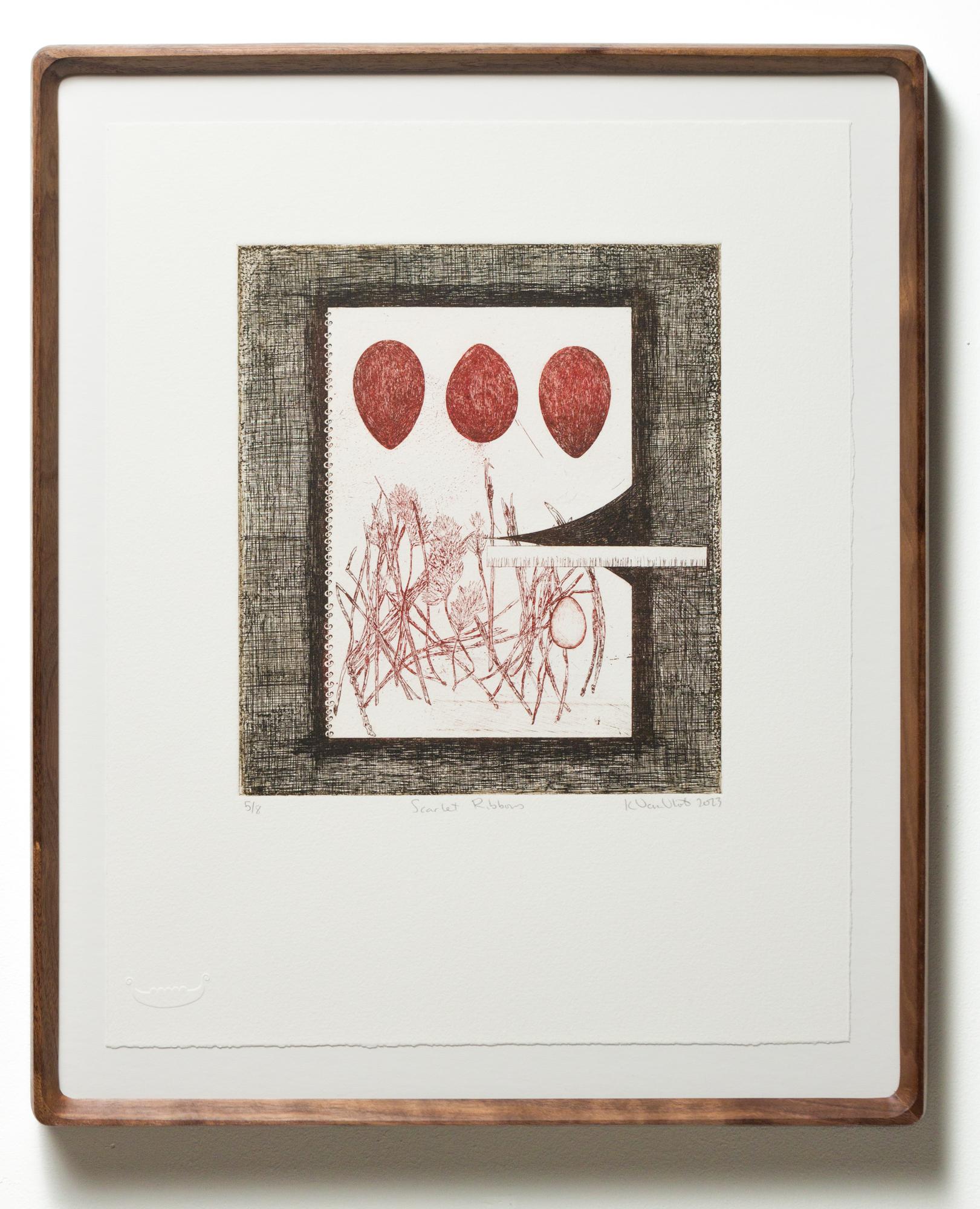 Katie VanVliet Still-Life Print – "Scharlachrote Bänder", Stichtiefdruck, Darstellung von gewöhnlichen Objekten