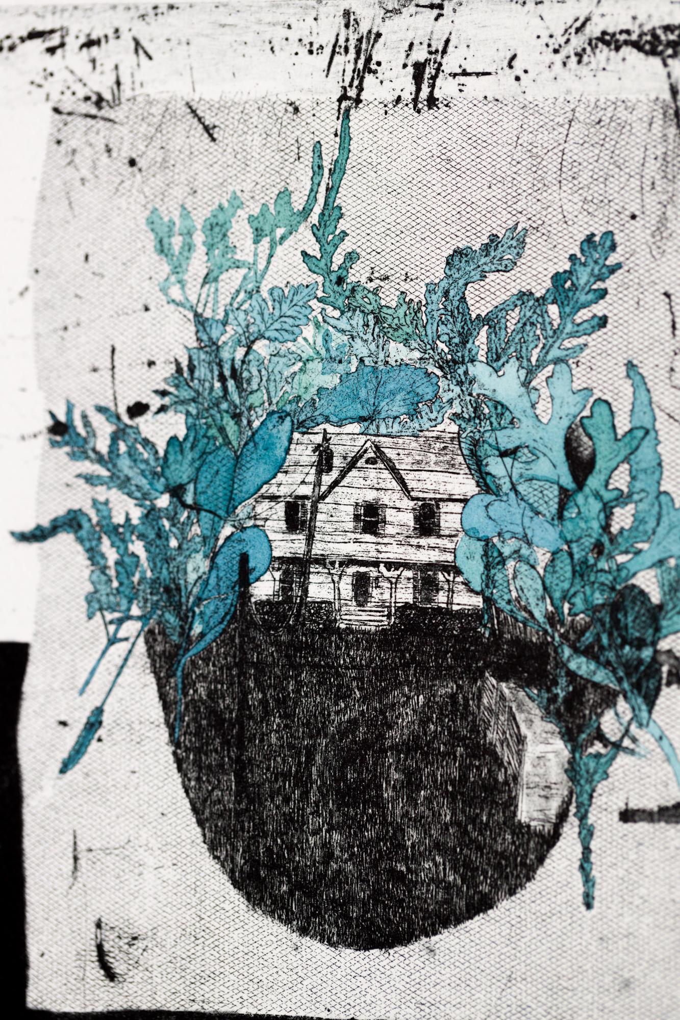 „The Secret Life of Plants VE 6/8“ Intaglio, handkoloriert, Haus, Blätter – Print von Katie VanVliet
