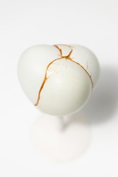 "Chimaera: Green #13", scultura con oggetti trovati, motivo a uovo