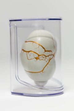 "Un giorno nella vita: Chimaera #12", Scultura di oggetti trovati, motivo dell'uovo