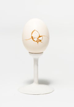 "Linee di faglia: Bantam #B8", Scultura di oggetti trovati, motivo a uovo