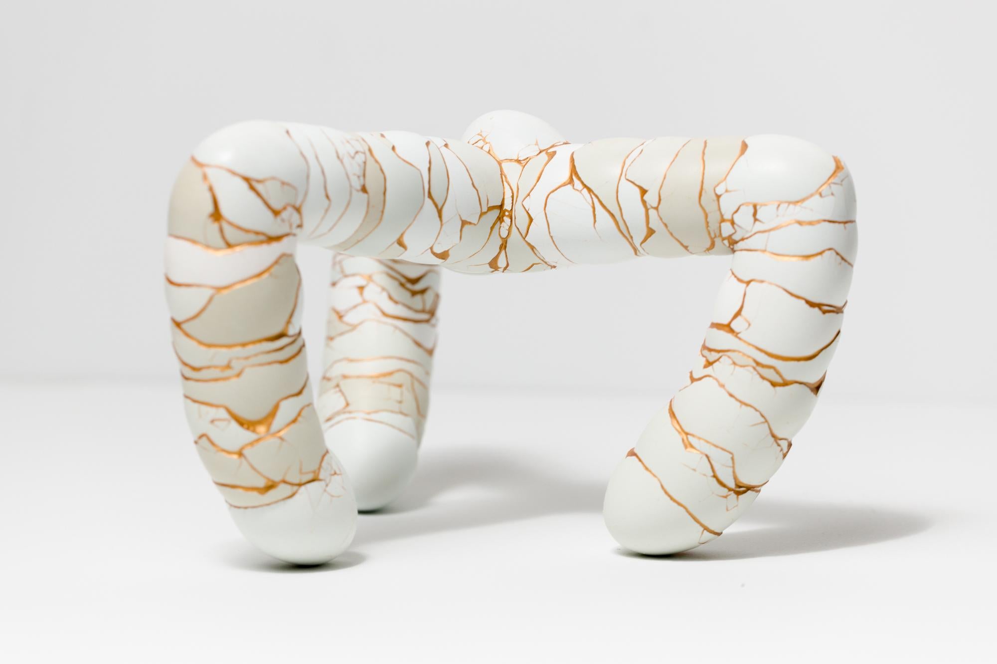 „Dreibein“, Reconstructed egg assemblage (Zeitgenössisch), Mixed Media Art, von Katie VanVliet