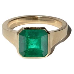 KATKIM 3 Karat Asscher-Schliff Muzo Smaragd COSMA Ring aus 18 Karat Gelbgold