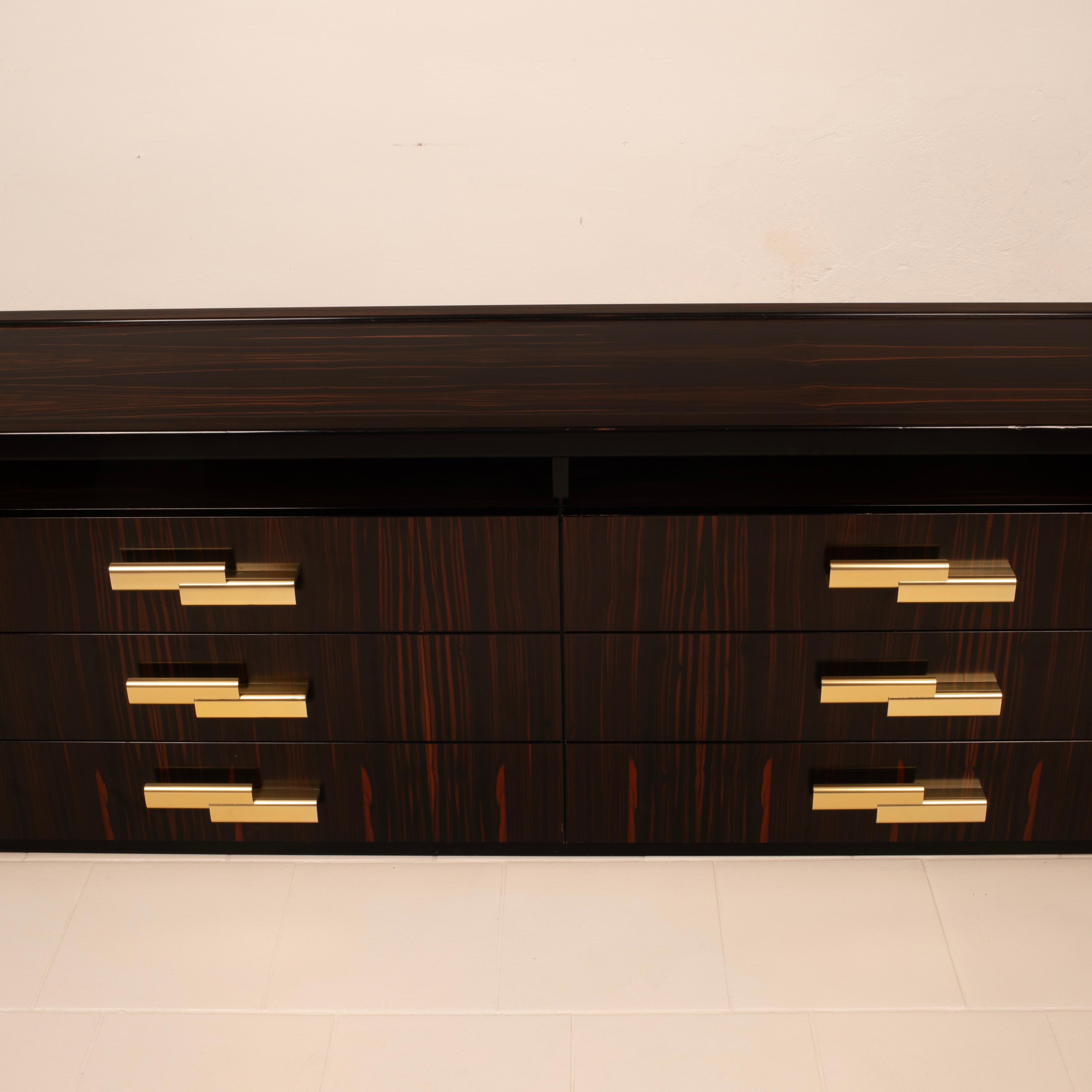 Katline Macassar Sideboard, Adalberto Caraceni for Modernindustria 1970 In condizioni buone in vendita a Conversano, IT