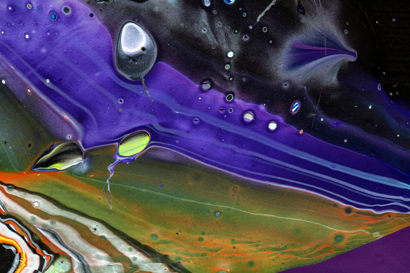 Freestyle Love Dreamliner di Katrin Fridriks è un dipinto astratto che unisce colori vivaci e forme dinamiche per evocare un senso di libertà e creatività. L'opera d'arte presenta pennellate ampie e fluide combinate con intricati motivi geometrici,